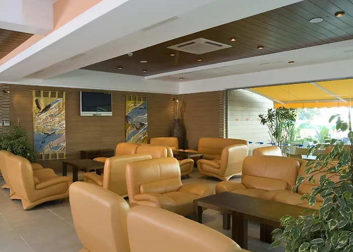 Flamingo 4* Szálloda Albena